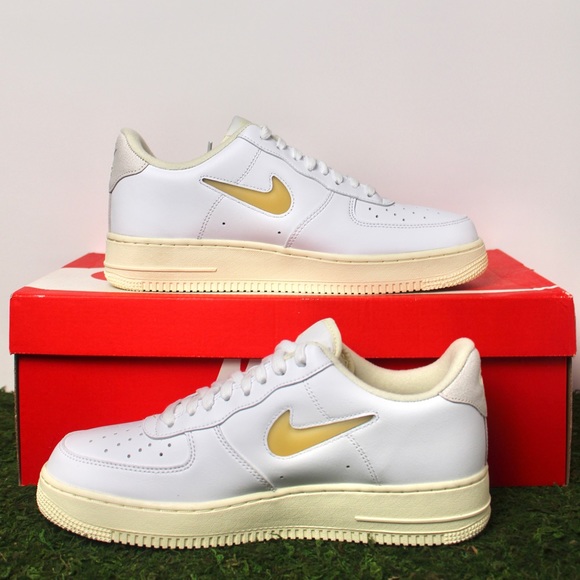 Nike Air Force 1 '07 LX size 9.5 - Picture 3 of 7